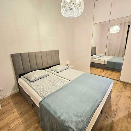 First -- Green Zoliborz Apartment 4 Warszawa Eksteriør billede